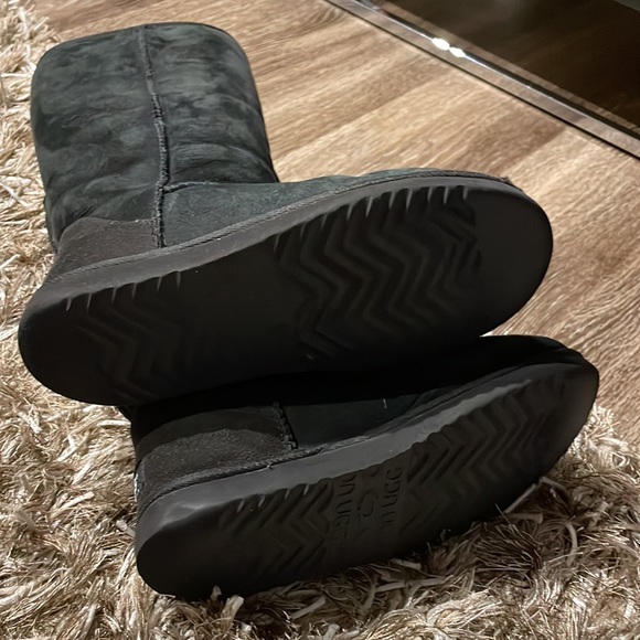 Black Tall Uggs size 8 - Picture 5 of 6